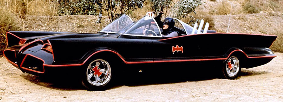 Szenenbild: Batman im BATmobil