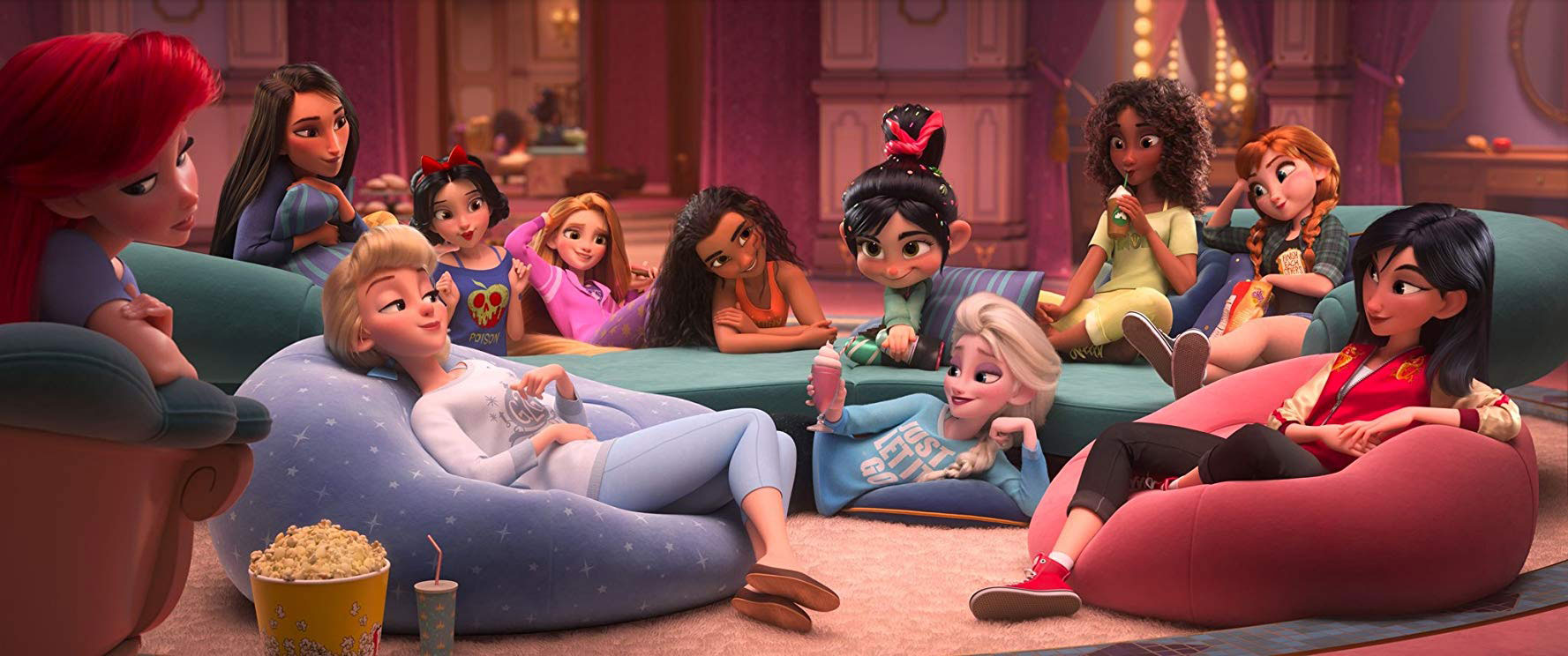 Szenenbild: Die Disneyprinzessinen in Chaos im Netz (2018)